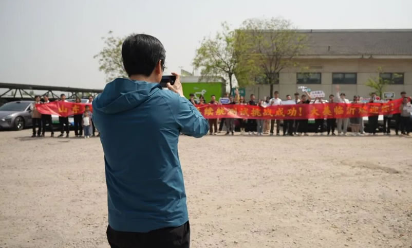 雷军15小时直播：把一批不敢露脸的老板，打回原形 个人IP 自媒体 微新闻 第4张