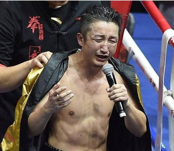 拳王邹市明还能翻盘吗？ 赚钱 创业 微新闻 第1张